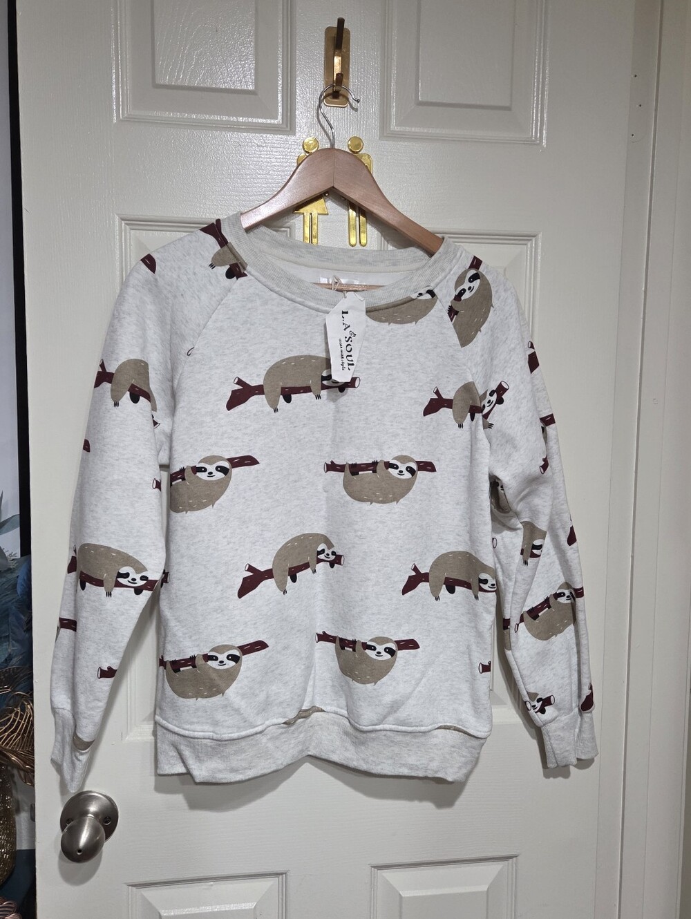 Sloth Patten Animal Print Gray Sweatshirt Long Sleeve Small NWT. - Picture 4 of 7